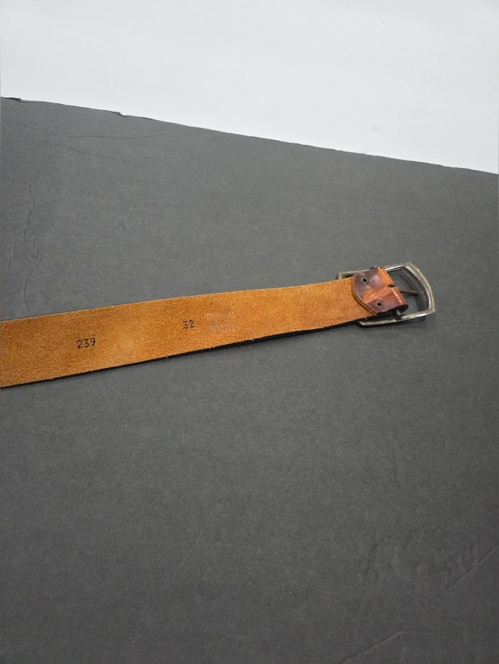 Brown Hand Painted Embossed Floral Leather Belt Size 32 - Picture 2 of 4